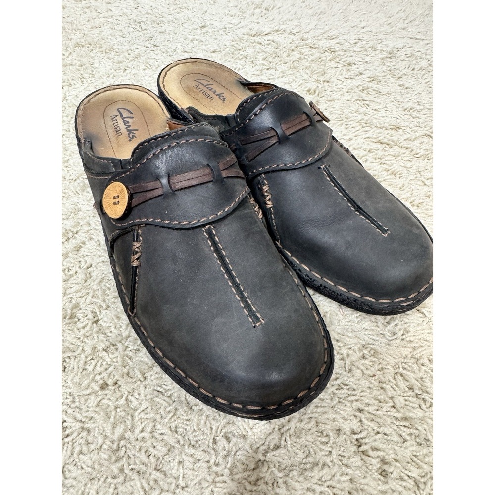 Clarks Artisan Mules Clogs Shoes Slip On Brown Nubuck Leather Sz 9 Button Accent